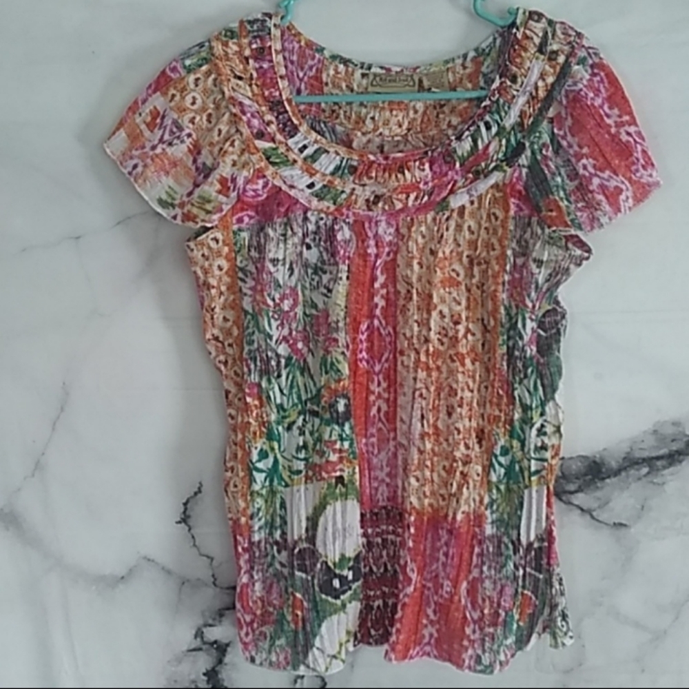Art and Soul watercolor pleated cap sleeve top M